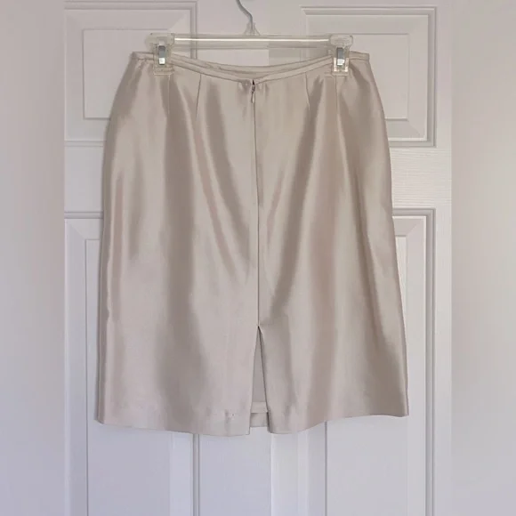 Tahari Arthur S. Levine Champagne Suit, Skirt & Jacket, size 6 Petite, worn 4x - Picture 5 of 6
